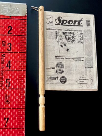 Zeitung zum Aufhängen "Der Sport". Papier/Holz. - Image 2