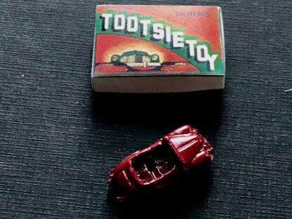 Schachtel mit Oldtimer (Cabrio, Tootsie Toy, Metall).