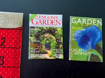 2 englische Gartenzeitschriften. Attrappen.