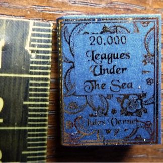 Buch (Jules Verne, 20000 Leages under the Sea). Seiten unbedr.