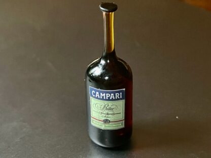 Flasche (Campari). Glas/Papier. Handarbeit/Engl.