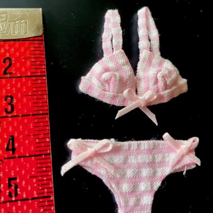 Bikini (rosa, kariert, Attrappe). Handarbeit. - Image 2