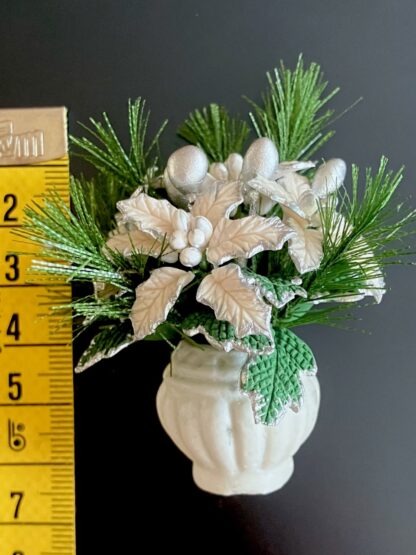 Weihnachtliches Arrangement (Weihnachtsstern weiss). Handarb. - Image 3