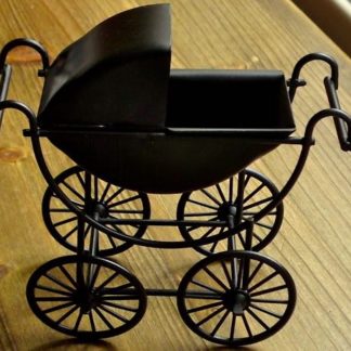 Kinderwagen schwarz. Metall.