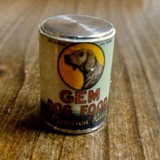 Hundefutter (Gem Dog Food). Metall/Papier.