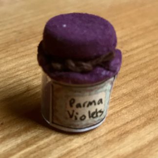 Zuckerveilchen (Parma Violets, hell) im Glas. Handarbeit/England