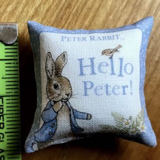 Kissen (Beatrix Potter, Hello Peter Rabbit). Handarbeit/Span.