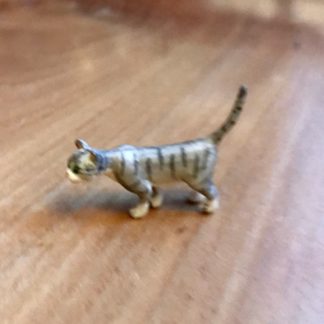 Katze stehend (Tigerli). 1 : 24.