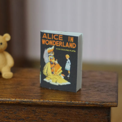 Buch (Alice im Wunderland). Seiten unbedruckt.