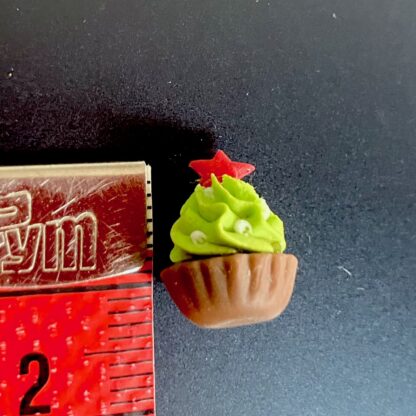 Cupcake (Weihnachtsbaum). Handarbeit. - Image 2