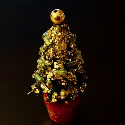 Weihnachtsbaum (dekoriert, gold/grün, klein). Handarbeit/Spanien.