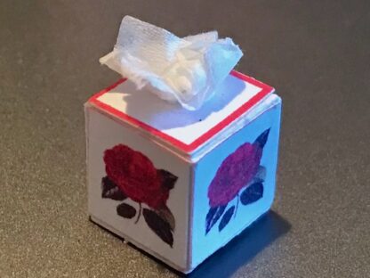 Kleenex-Box (Rosen). Handarbeit.