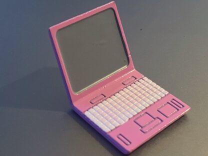 Laptop (pink). Metall.