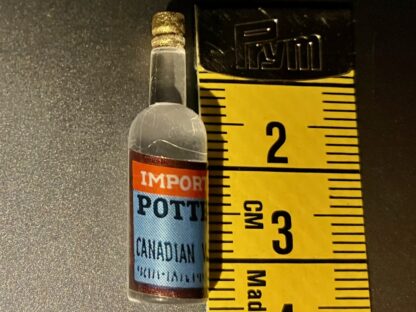 Flasche Canadian Whisky (Potter's). Kunststoff/Papier. - Image 2