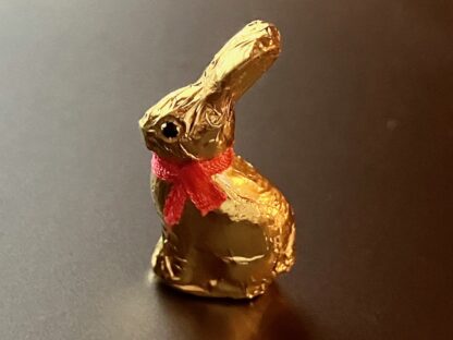 Lindt-Hase. Handarbeit/England.