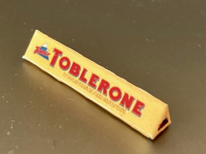 Toblerone (Attrappe, mittel). England.