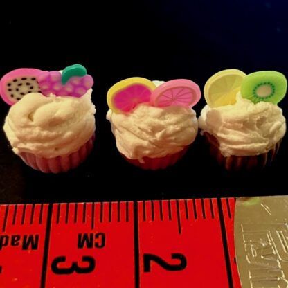 3 Cupcakes assortiert. Handarbeit. - Image 2