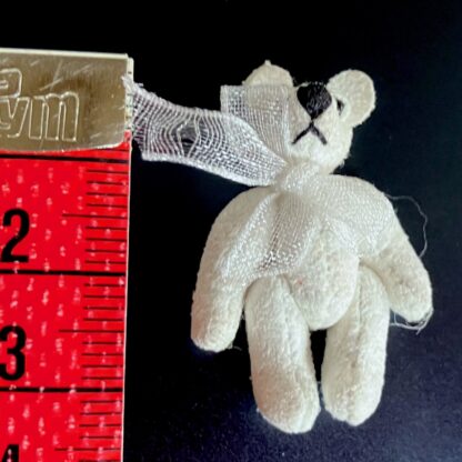 Miniaturteddy (Wildleder, weiss). Handarbeit. - Image 3